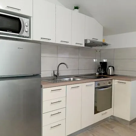 Tomislav - Two Bedroom With Terrace And Sea View Vrsi