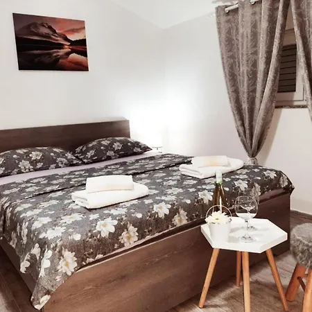 Tomislav - Two Bedroom With Terrace And Sea View Vrsi