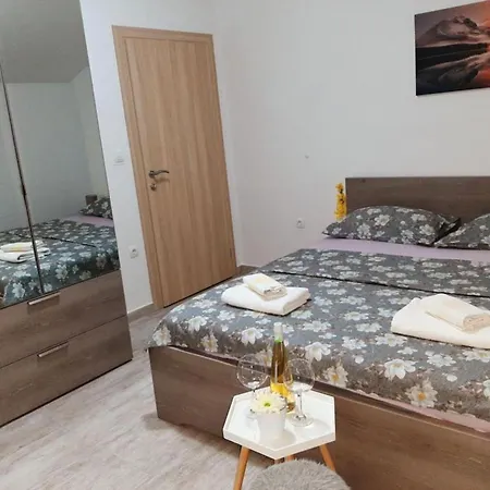 Tomislav - Two Bedroom With Terrace And Sea View * Vrsi